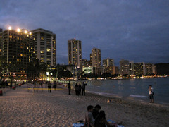 [Wedding at the Royal Hawaiian = Beach Closure]